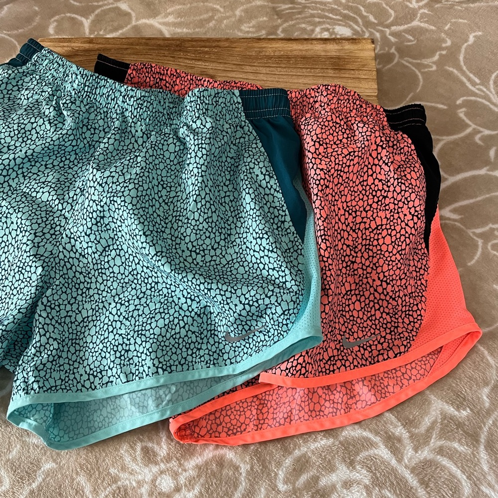 Nike Size XS and S Printed Running
Shorts  Black Pebble Lined and Orange Bundle